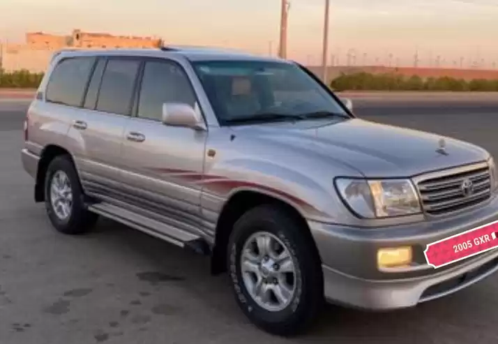 مستعملة Toyota Land Cruiser للبيع في الدوحة #5379 - 1  صورة 